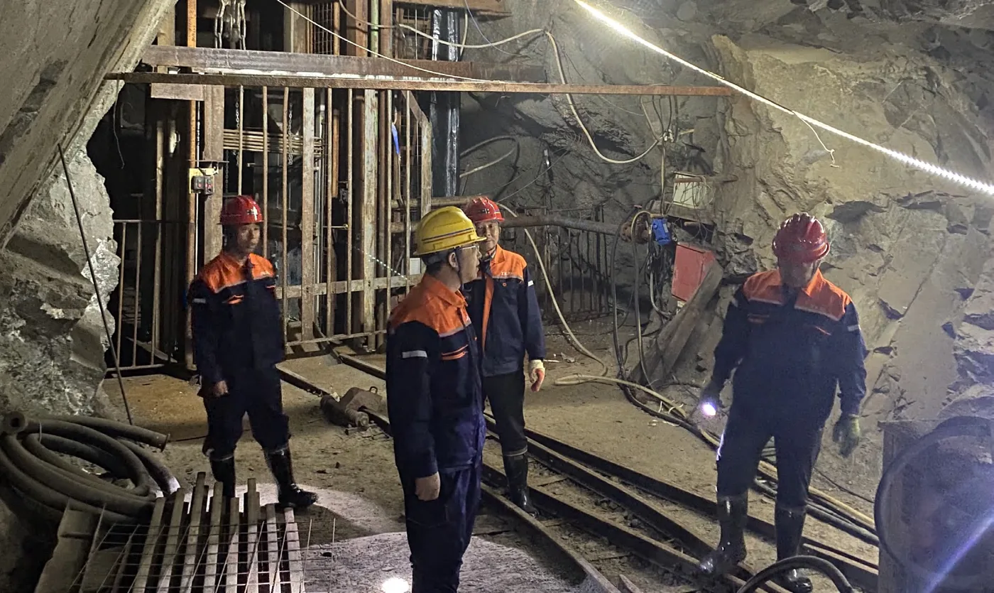 Crew at an underground development face